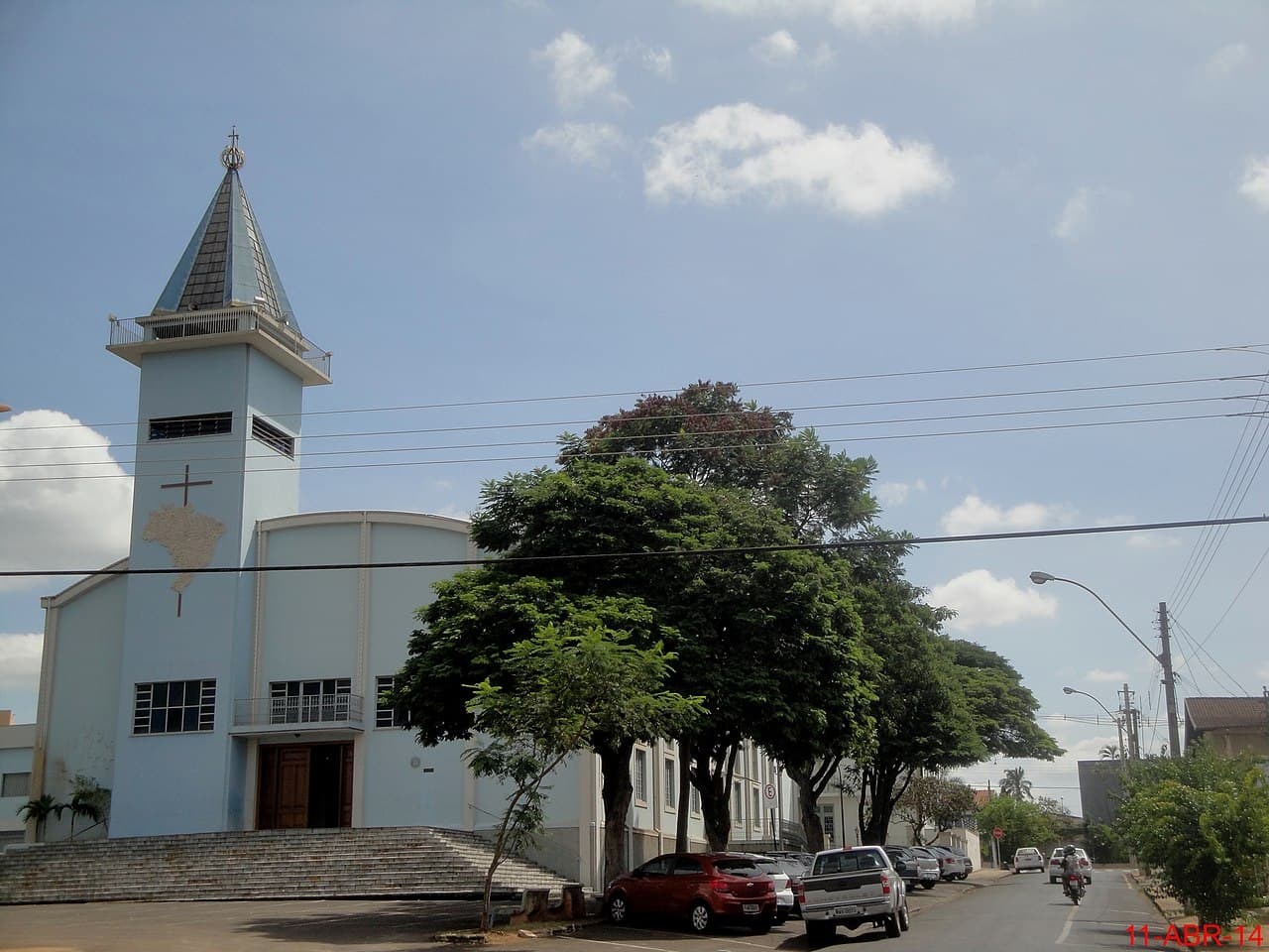 Igreja de Nossa Senhora Aparecida em Bebedouro, na esquinna das ruas José Francisco Paschoal e Marechal Deodoro da Fonseca. - panoramio