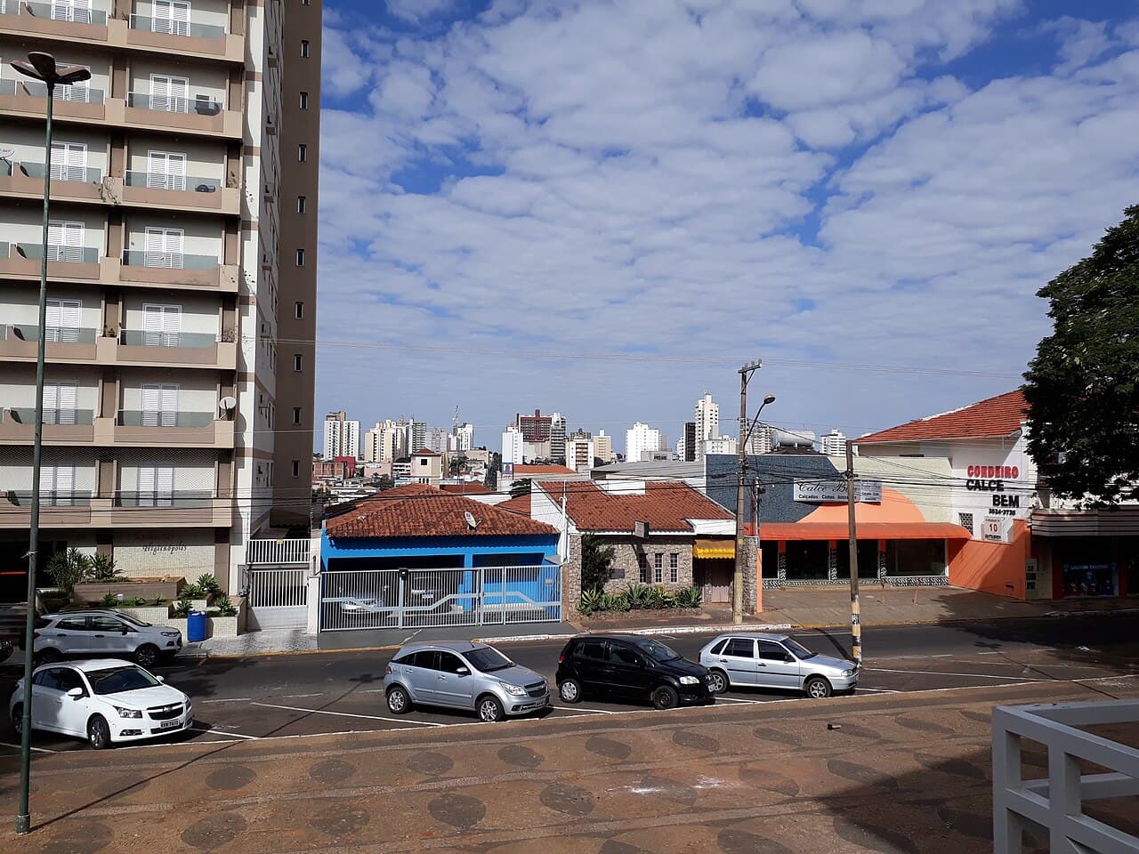Centro de Catanduva visto da praça da catedral