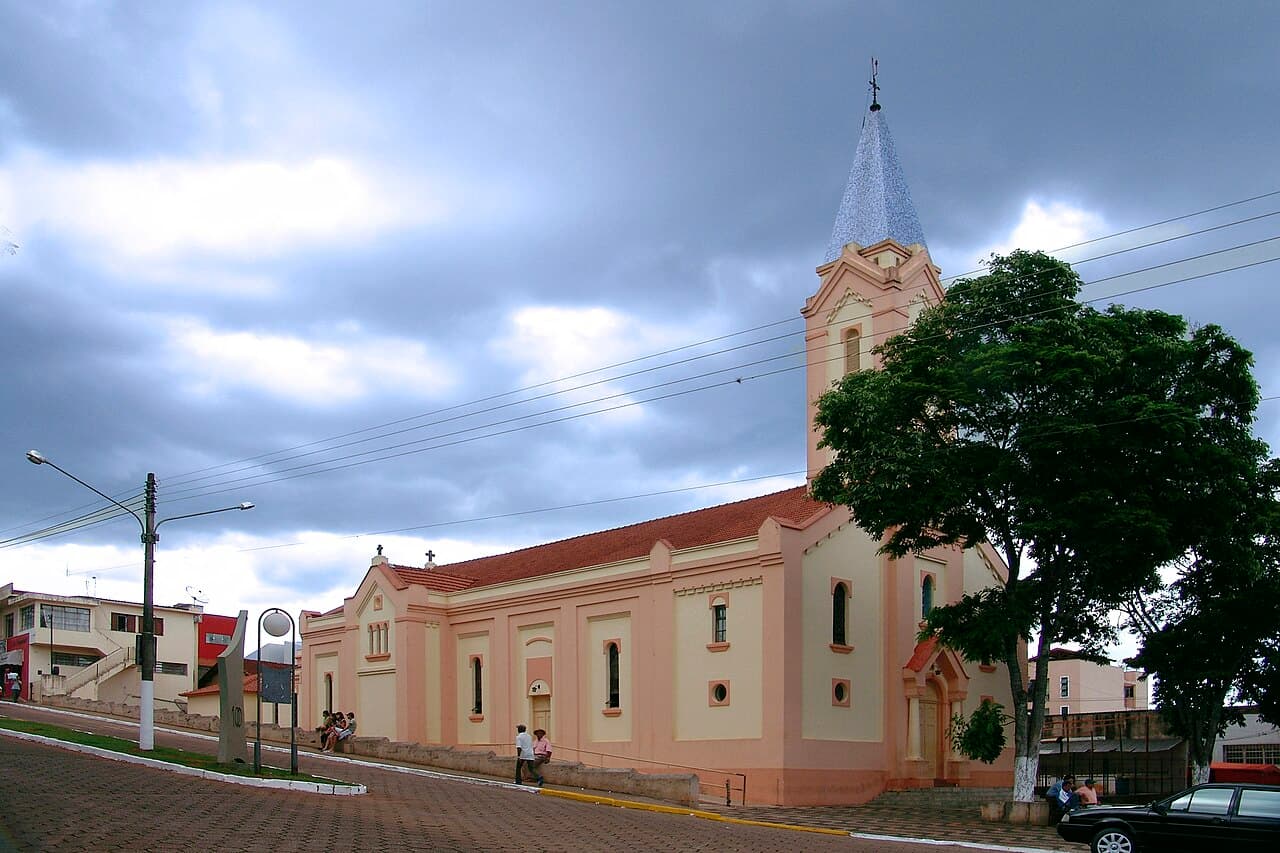 Igreja em Itaberá 221207 REFON